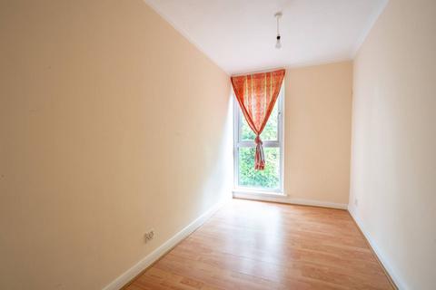 12 Devon Bank, Guildford, GU2 4DQ