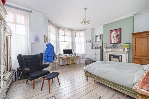20 Thistlewaite Road, London, E5 0QQ