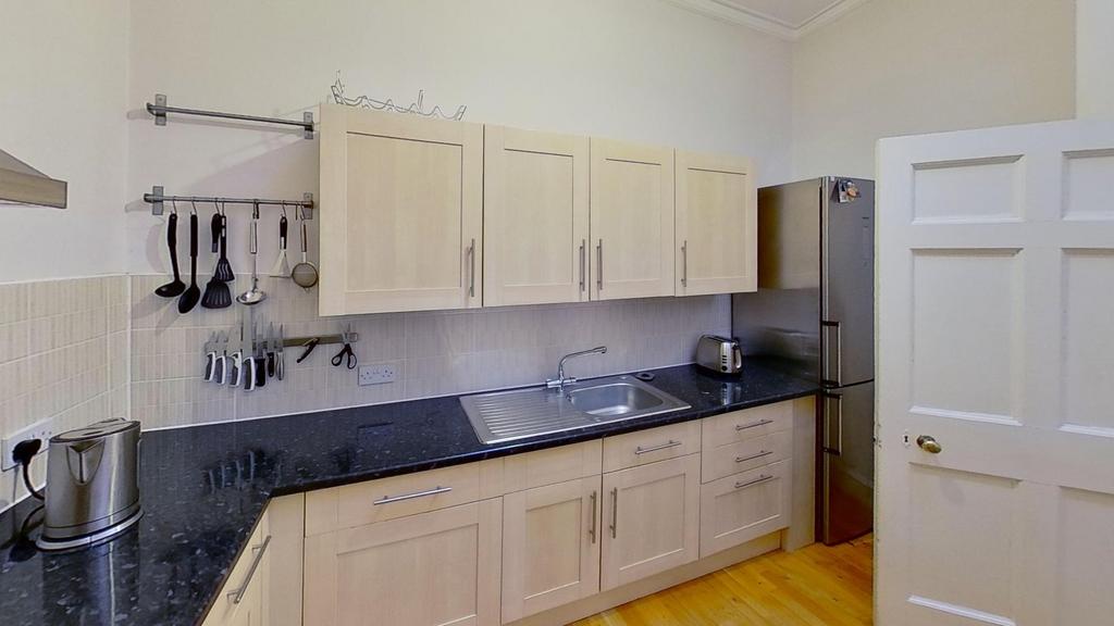 Apartment in Edinburgh - View 4