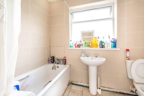 3 bedroom house for sale - Pulleyns Road, East Ham, London, E6