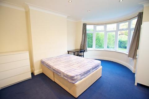 5 bedroom semi-detached house to rent, BILLS INCLUDED - Laurel Bank Court, Headingley, Leeds, LS6