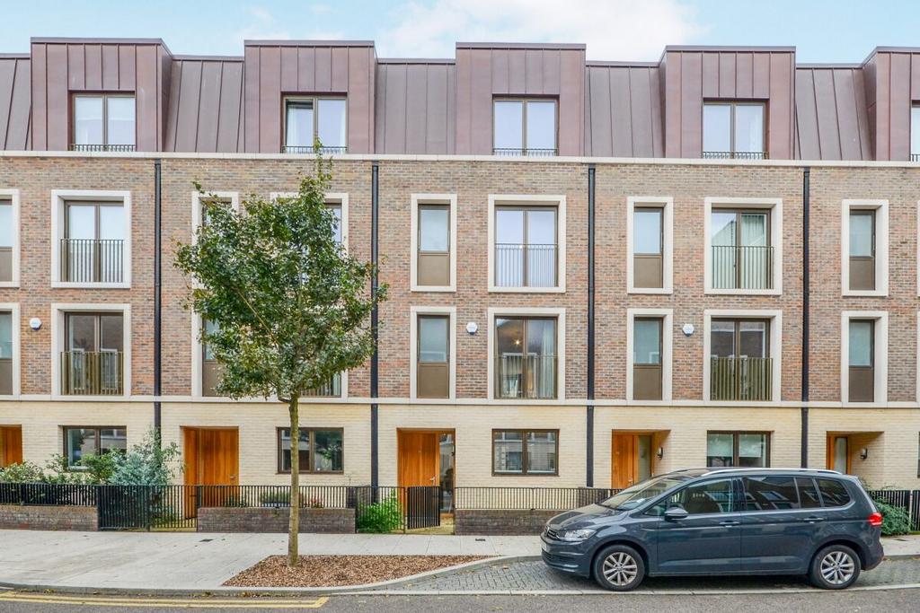Keirin Road, Chobham Manor, London, E20 4 bed townhouse for sale £