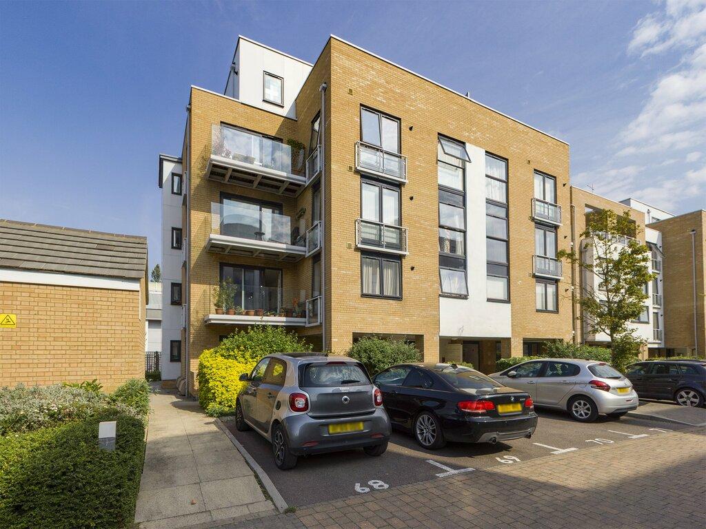 Pym Court Cromwell Road, Cambridge 2 bed flat £359,500