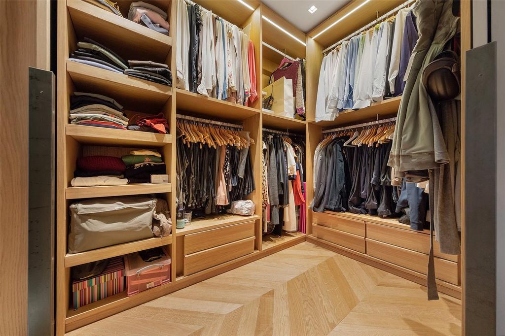 Walk In Closet