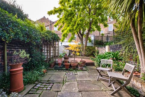 5 Coleman Fields, London, N1 7AG