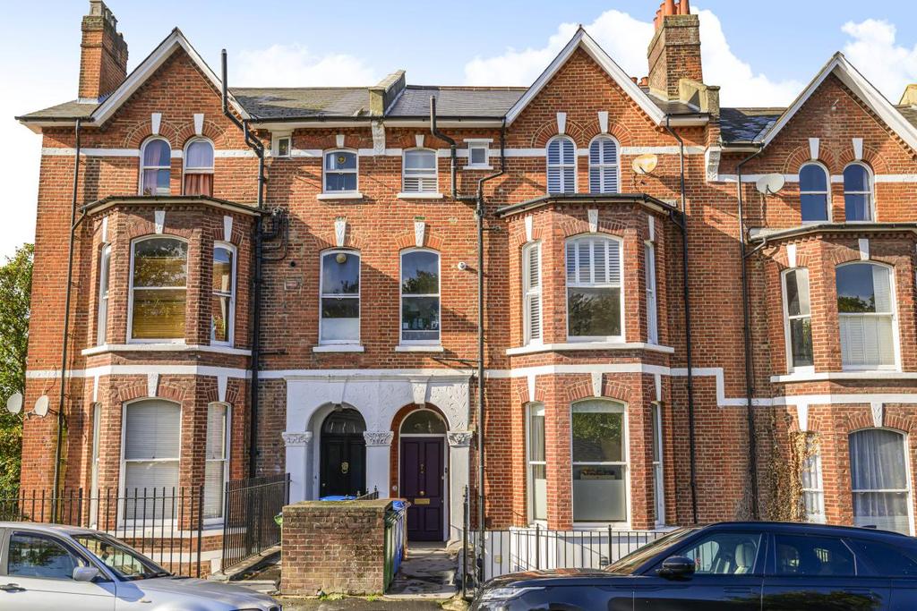 Farquhar Road, Crystal Palace 2 bed flat for sale £775,000