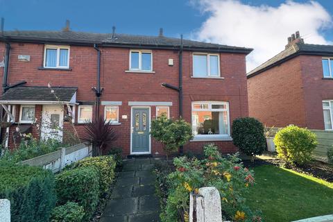 3 bedroom semi-detached house for sale - 9 Kingsway, Kearsley, Bolton, Greater Manchester BL4 8LE
