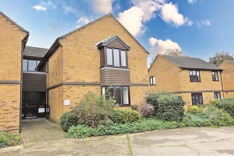 2 bedroom flat to rent, Cardington Court, Acle, Norwich, NR13