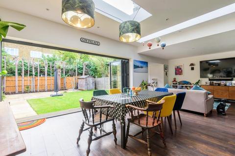 303 Ivydale Road, London, SE15 3DZ