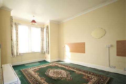 4 Curzon Road, London, W5 1NF
