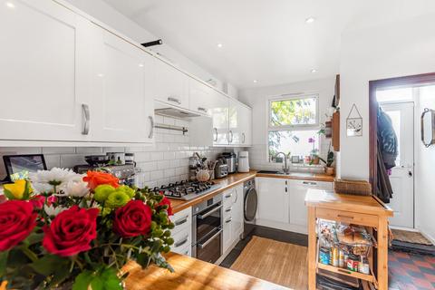 28 Gowland Place, Beckenham, BR3 4HS