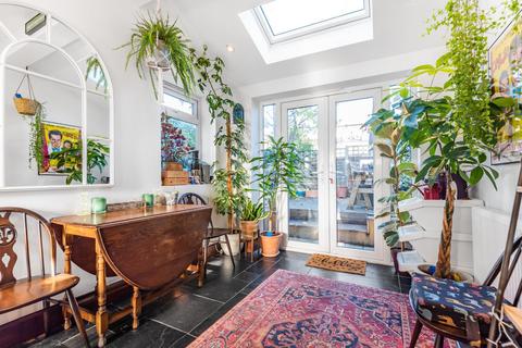 28 Gowland Place, Beckenham, BR3 4HS