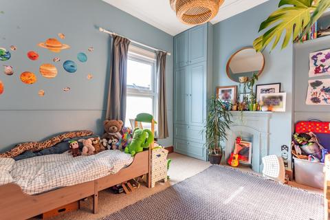 28 Gowland Place, Beckenham, BR3 4HS