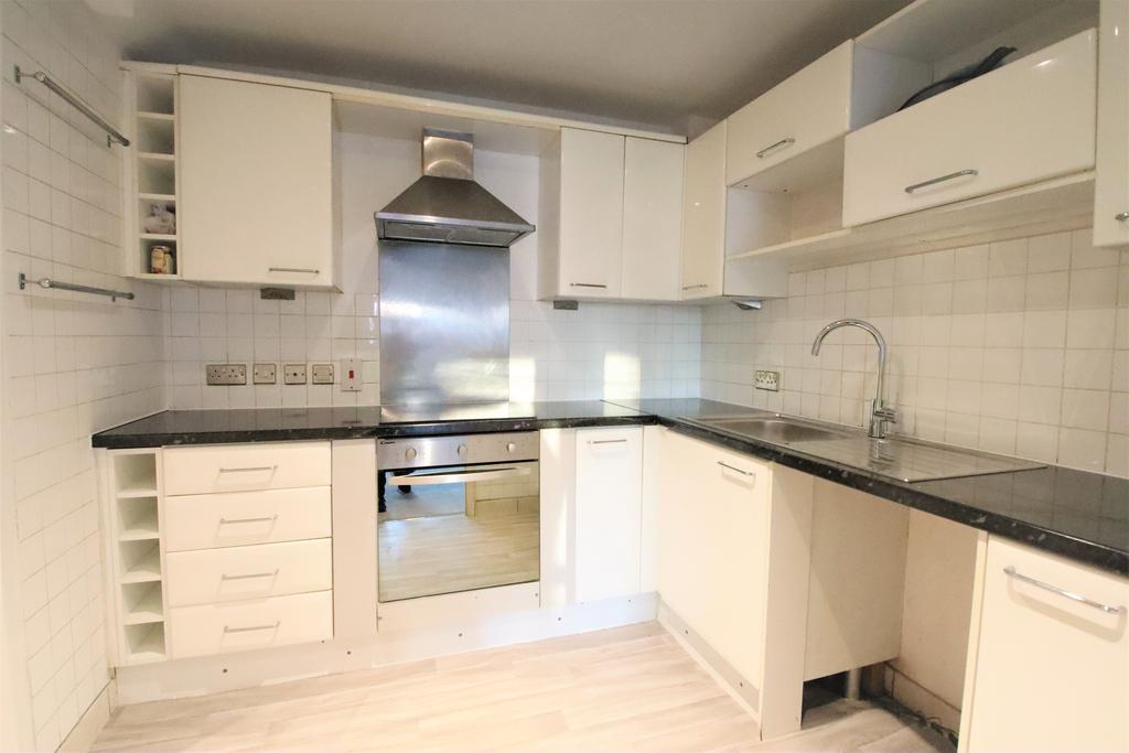 prospect-place-bromley-br2-4-bed-terraced-house-1-900-pcm-438-pw