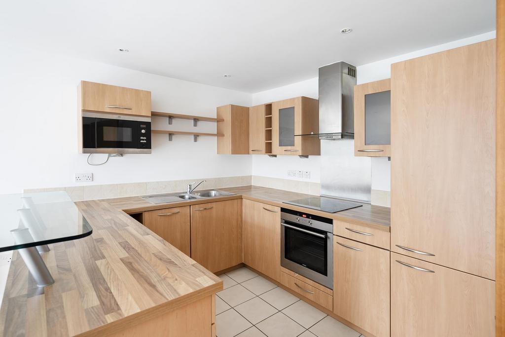Apartment in Clifton - View 4