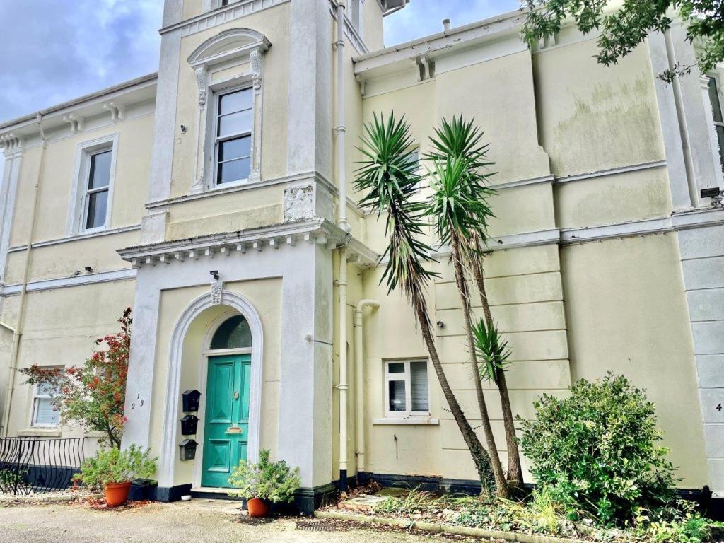 Kentisknowle, Kents Road, Torquay 1 bed flat £695 pcm (£160 pw)
