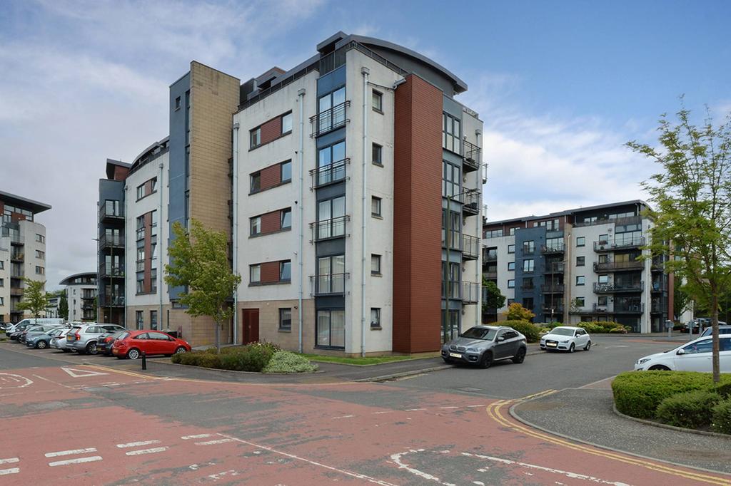 19/12 East Pilton Farm Crescent, North Fettes, Edinburgh, EH5 2GG 3 bed