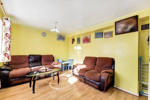 2 bedroom flat for sale, Green Lane, Hounslow, TW4
