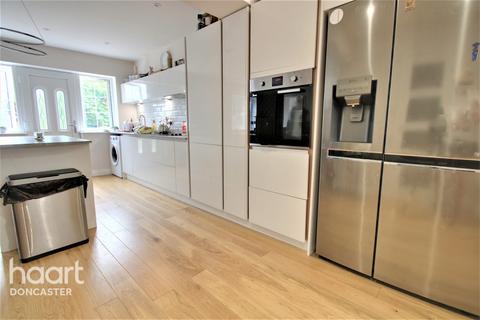 74 Briar Road, Armthorpe, Doncaster, DN3 2DN