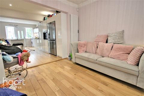 74 Briar Road, Armthorpe, Doncaster, DN3 2DN