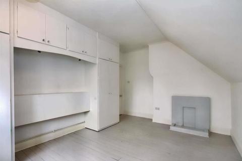 5, Darrington Springfield Road, Camberley, GU15 1AB