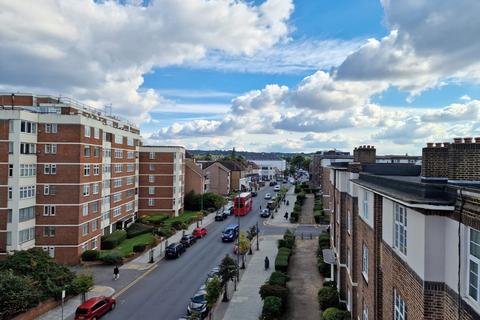 2 bedroom apartment to rent - Heather Gardens, London, NW11