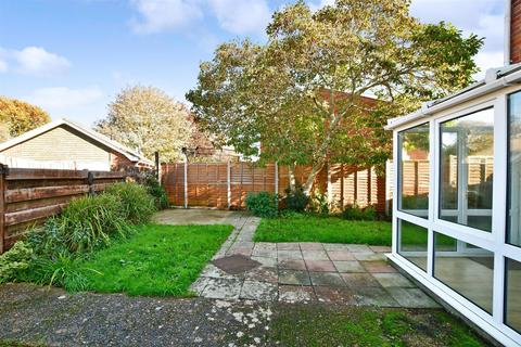 3 bedroom end of terrace house for sale - Westwood Close, Cowes, Isle of Wight