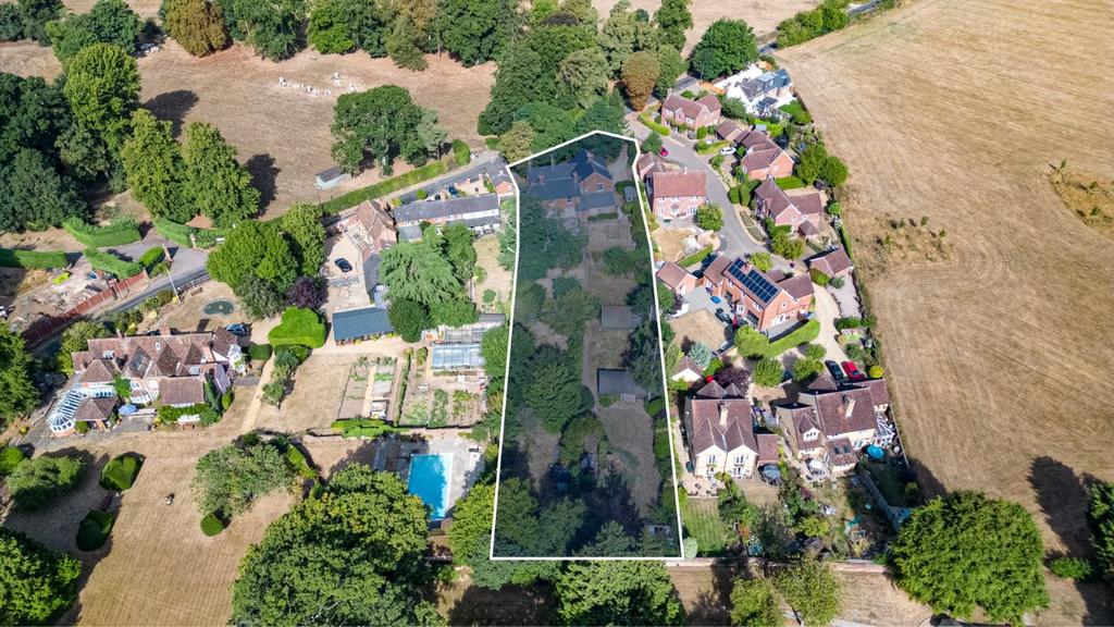 Gosmore Ley Close, Gosmore, Hitchin, Hertfordshire 2 bed property