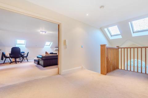 7, Cedar Court Cedar Close, Bagshot, GU19 5AN