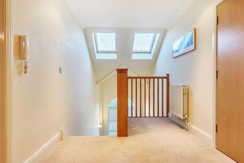 7, Cedar Court Cedar Close, Bagshot, GU19 5AN