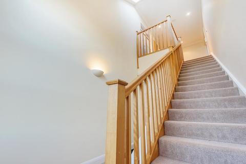 7, Cedar Court Cedar Close, Bagshot, GU19 5AN