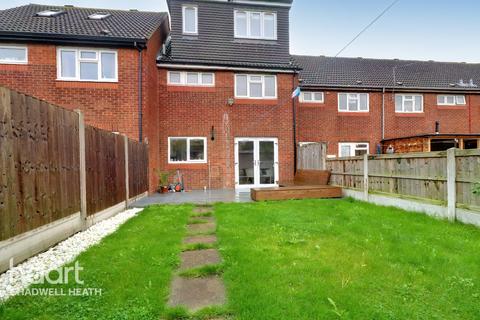 29 Cavalier Close, Romford, RM6 5EJ