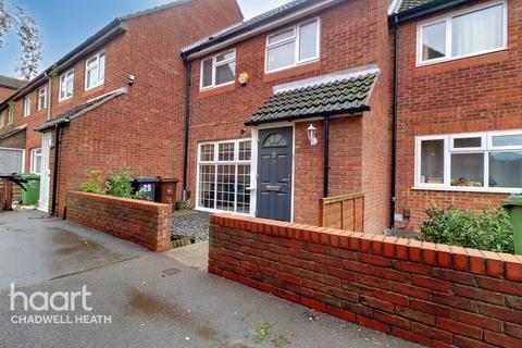29 Cavalier Close, Romford, RM6 5EJ