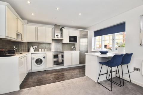 38 Kendal, Purfleet, RM19 1LJ