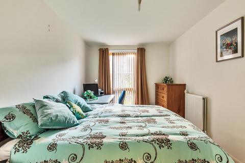 2 bedroom flat for sale - Latchmere Street, Battersea