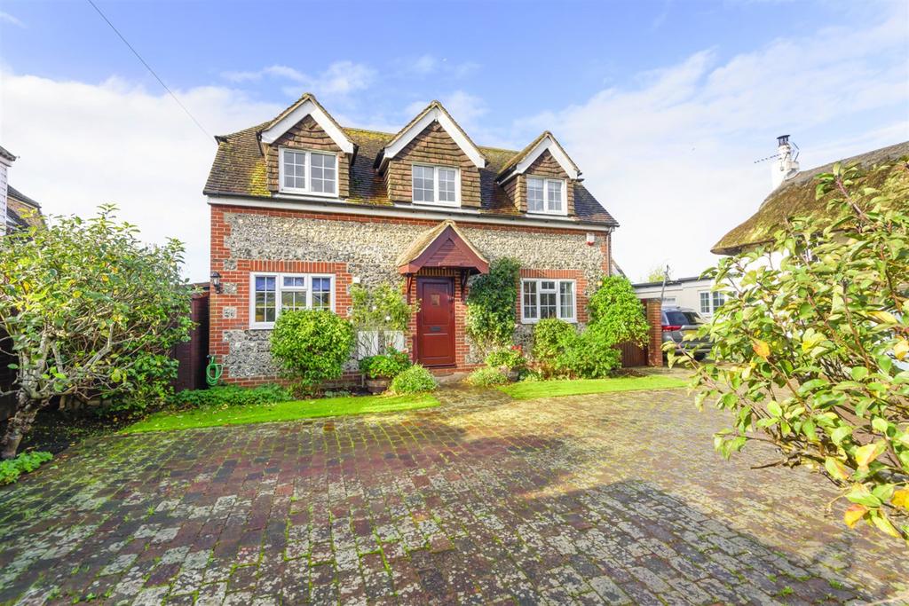 147a Stein Road, Southbourne... 3 bed detached house £530,000