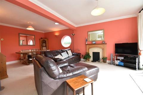 15 The Mall, Park Street, St Albans, AL2 2HT