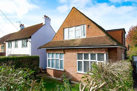 21 Mount Drive, Park Street, St Albans, AL2 2NP