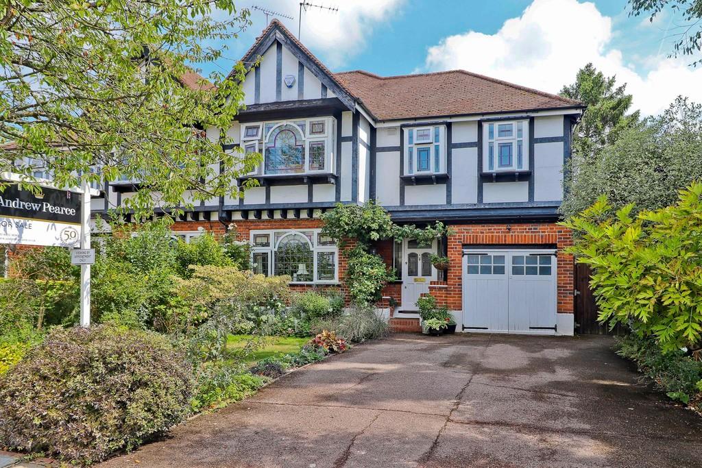 St. Lawrence Drive, Pinner HA5 4 bed semidetached house for sale £975,000