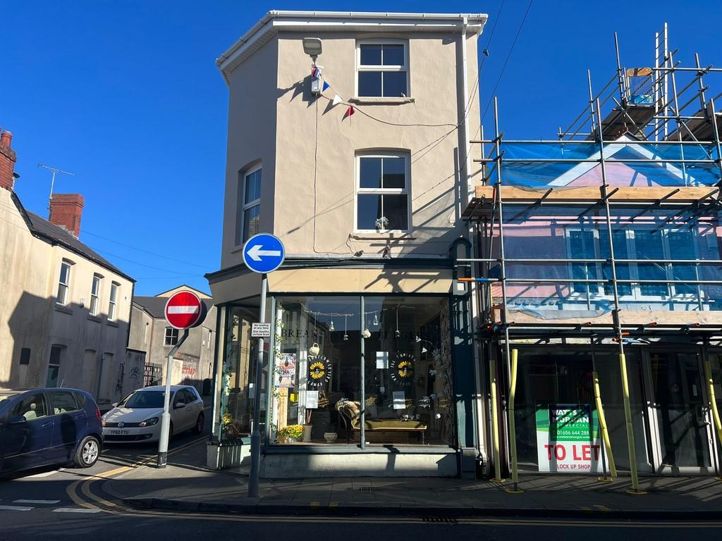 57 Nolton Street, Bridgend, Cf31 3AE House £1,125 pcm (£260 pw)