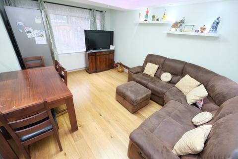16 Melrose Crescent, Orpington, BR6 9NT