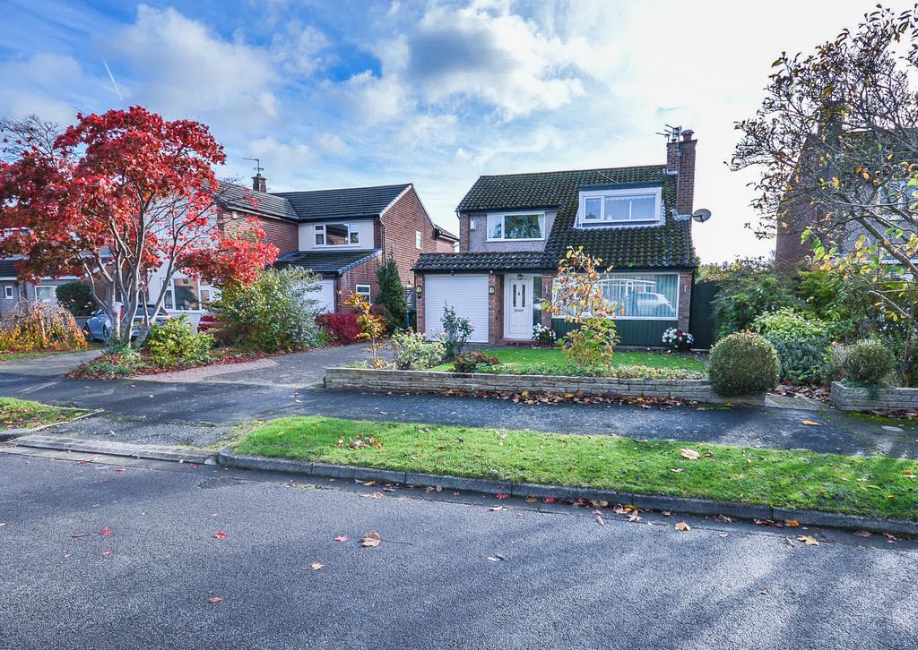 Melrose Crescent, Hale, Altrincham 3 bed detached house for sale £675,000