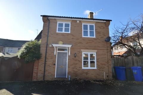3 bedroom detached house to rent, Corsbie Close, Bury St. Edmunds