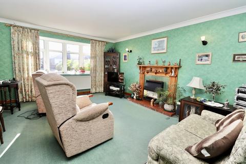 3 bedroom detached bungalow for sale - Rivehall Avenue, Welton, Lincoln