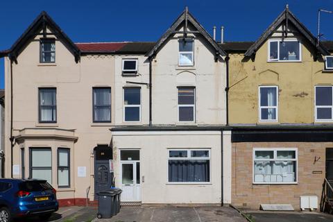 6 bedroom end of terrace house for sale - Park Road, Blackpool