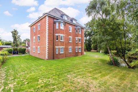 2 bedroom apartment to rent, Park House, Green Lane, Horley, Surrey