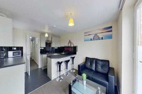 3 bedroom flat to rent - Bolton Road, Salford, Manchester
