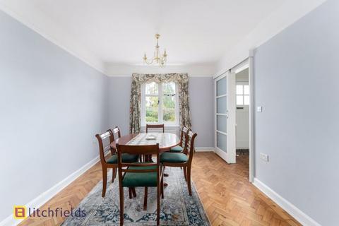 34 Wordsworth Walk, London, NW11 6AU