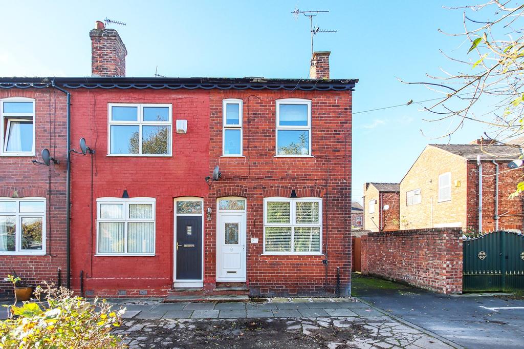 Brighton Grove, Flixton, Manchester, M41 3 bed end of terrace house £225,000