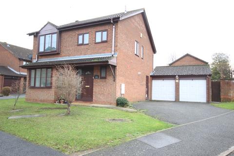 8 Brampton Close, Wellingborough, NN8 5XG